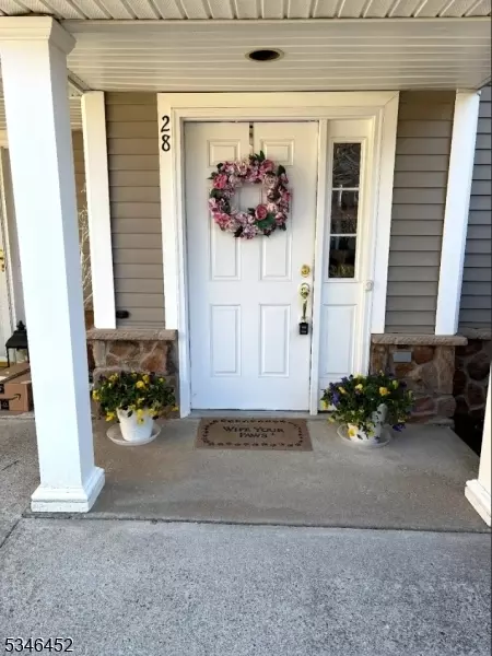 28 Bourne Ci #28, Hamburg, NJ 07419