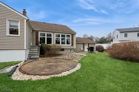 7 Melanie Ln, Wayne, NJ 07470 photo 5