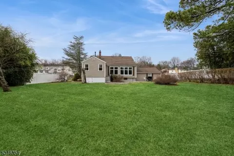 7 Melanie Ln, Wayne, NJ 07470 photo 3