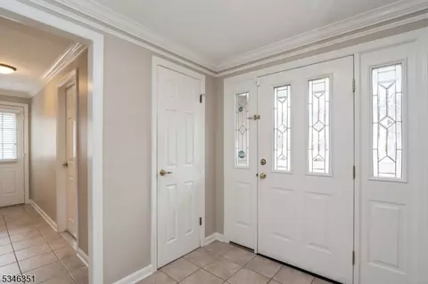 7 Melanie Ln, Wayne, NJ 07470 photo 6