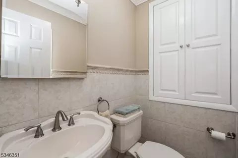 7 Melanie Ln, Wayne, NJ 07470 photo 30
