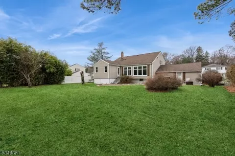 7 Melanie Ln, Wayne, NJ 07470 photo 4