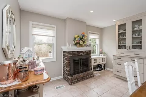 7 Melanie Ln, Wayne, NJ 07470 photo 25