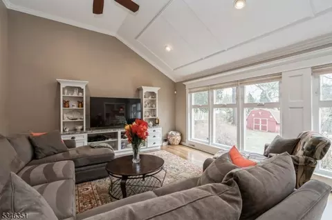 7 Melanie Ln, Wayne, NJ 07470 photo 17