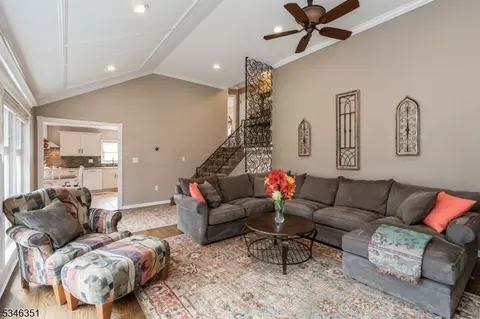 7 Melanie Ln, Wayne, NJ 07470 photo 16