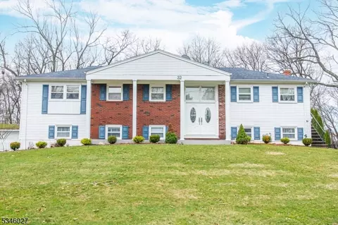 32 Sears Pl, Wayne, NJ 07470