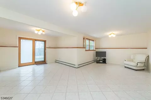 32 Sears Pl, Wayne, NJ 07470 photo 17