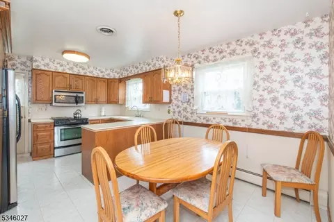 32 Sears Pl, Wayne, NJ 07470 photo 6