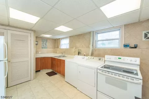 32 Sears Pl, Wayne, NJ 07470 photo 18