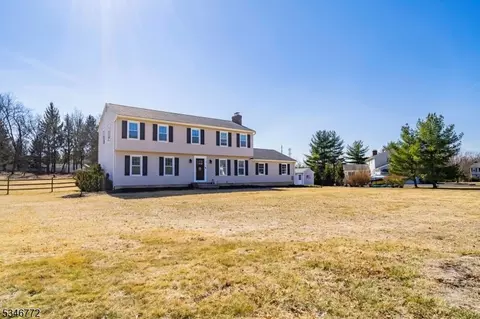 1027 Hillcrest Dr, Branchburg, NJ 08853