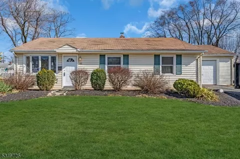 62 Fairmount Ave, Bridgewater, NJ 08807