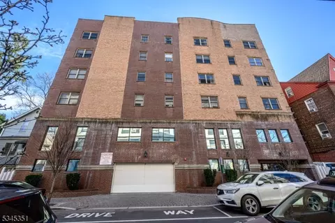 135 38th St #407, Union City, NJ 07087