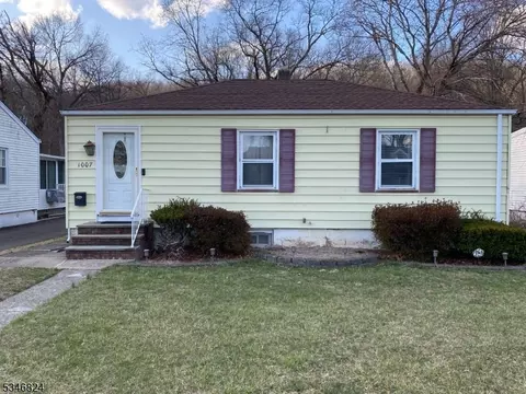 1007 Colfax Ave, Pompton Lakes, NJ 07442
