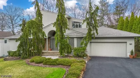16 Mountain Rd, Wayne, NJ 07470 photo 2