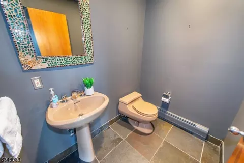 16 Mountain Rd, Wayne, NJ 07470 photo 32