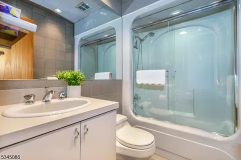 16 Mountain Rd, Wayne, NJ 07470 photo 31