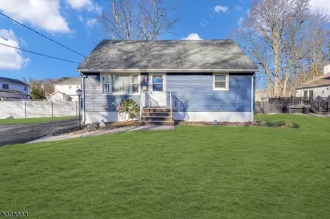 43 New Read St, Pequannock Twp, NJ 07440
