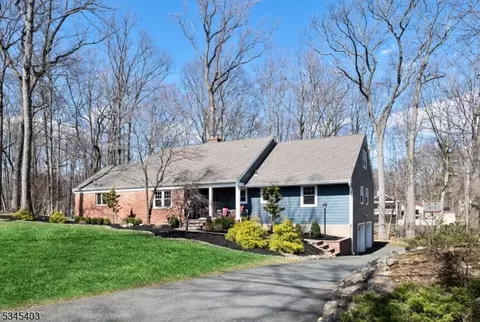 24 Cambridge Dr, Allendale, NJ 07401