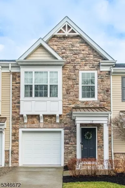 17 Bahr Cir #17, Verona, NJ 07044