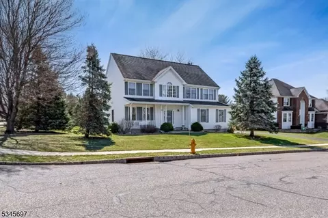 910 Adrienne Ave, Stewartsville, NJ 08886
