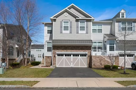 31 Morris Ln, Cranbury, NJ 08512