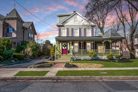 55 Home St, Metuchen, NJ 08840