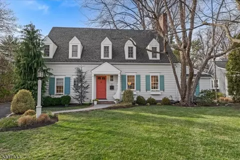 40 Canterbury Ln, Westfield, NJ 07090
