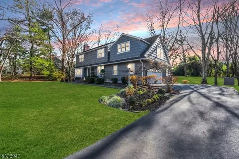 4 Brian Dr, Bridgewater, NJ 08807