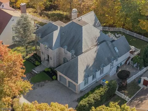 78 Rock Rd W, Green Brook, NJ 08812