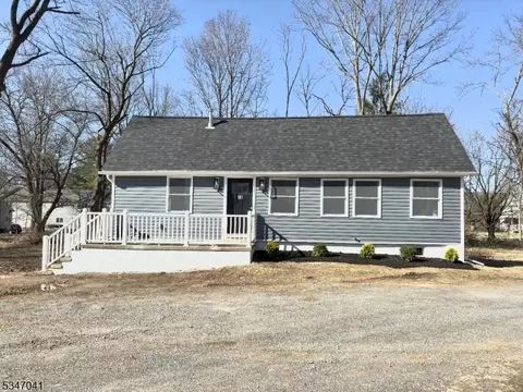 29 Kinnaman Ave, Washington, NJ 07882