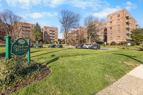 2339 Hudson Ter #D1, Fort Lee, NJ 07024