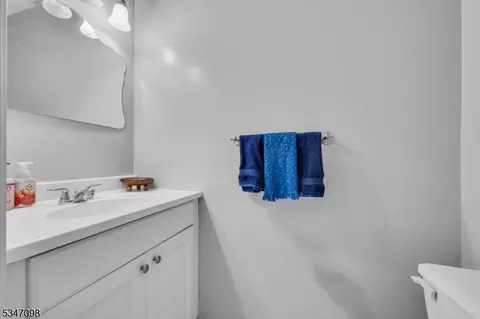 407 Geranium Ct, Jackson Twp, NJ 08527 photo 9