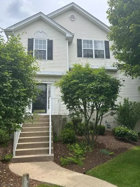 18 Brock Ln, Hackettstown, NJ 07840