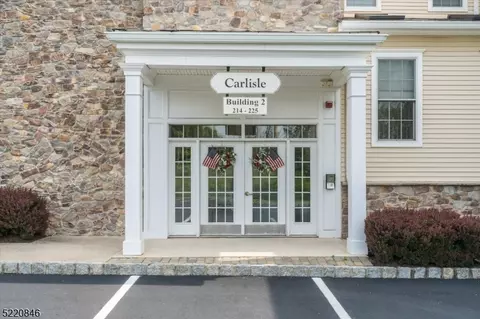 58 Brooklake Rd #17, Florham Park, NJ 07932