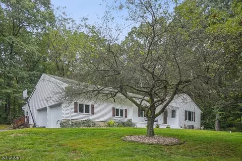 489 W Hill Rd, Glen Gardner, NJ 08826