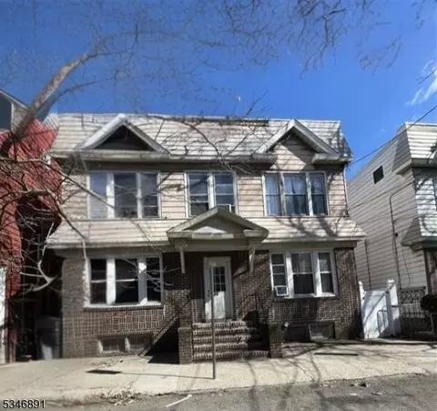 34 Cortland St, Newark, NJ 07105