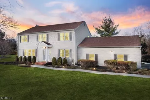 74 Platz Dr, Skillman, NJ 08558
