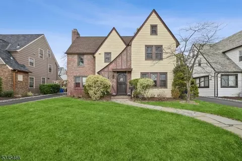 122 Stonehouse Rd, Glen Ridge, NJ 07028
