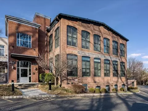 25 Clark St UNIT 202, Glen Ridge, NJ 07028