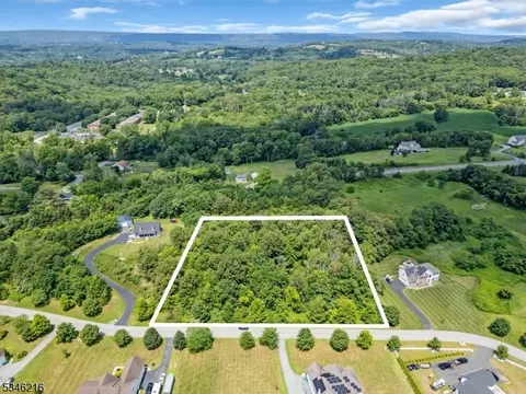 24 Sterling Dr, Wantage Twp, NJ 07461