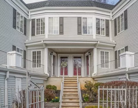 176 Riveredge Dr, Chatham Twp, NJ 07928