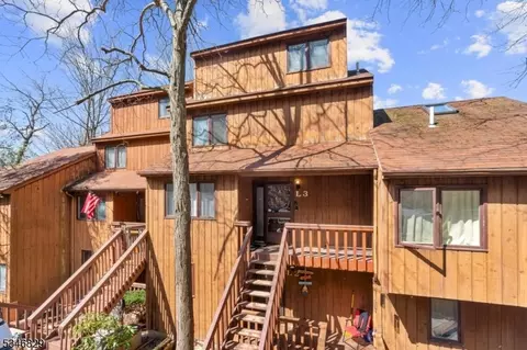 4 Village Way L3 #3, Vernon, NJ 07462