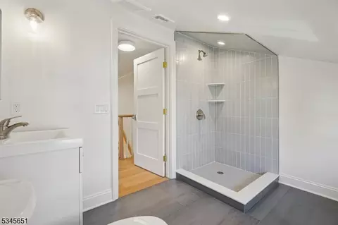199 Christopher St, Montclair, NJ 07042 photo 30