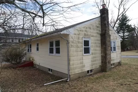 11 Pershing Ave, Califon, NJ 07830 photo 5