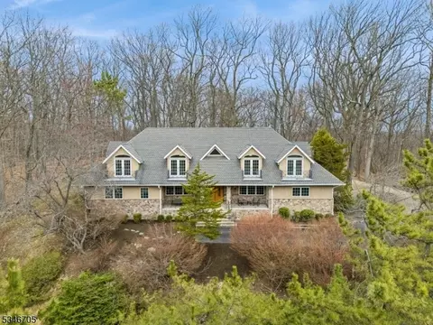 6 Cambridge Rd, Morris Plains, NJ 07950