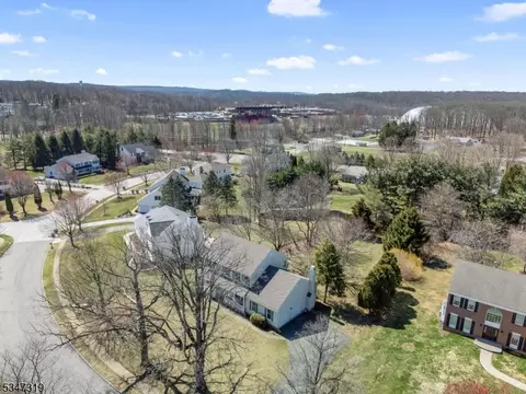 9 Carlton Rd, Flanders, NJ 07836
