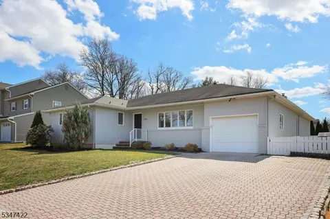 110 Calvert Ave E, Edison, NJ 08820