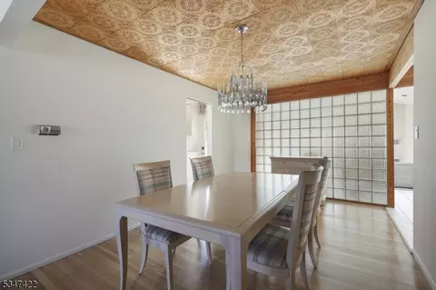 Dining - 110 Calvert Ave E, Edison, NJ 08820 photo 2 of 4