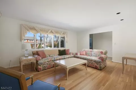 Living - 110 Calvert Ave E, Edison, NJ 08820 photo 2 of 6