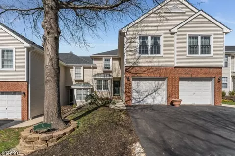 8 Shackamaxon Ter, Annandale, NJ 08801